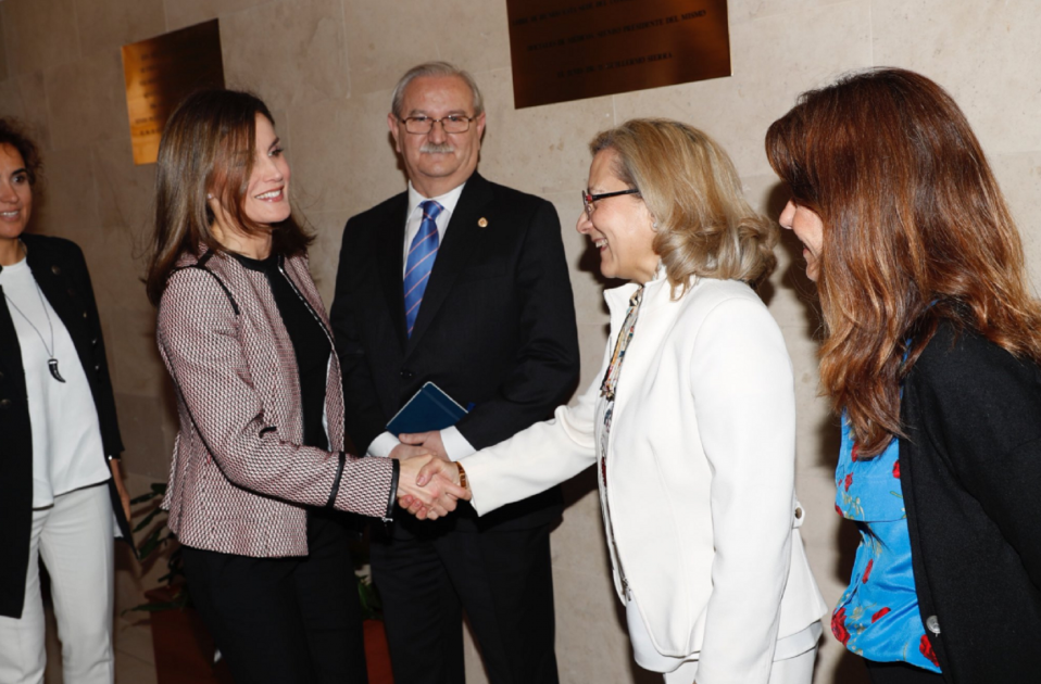 letizia reaparece  casa real