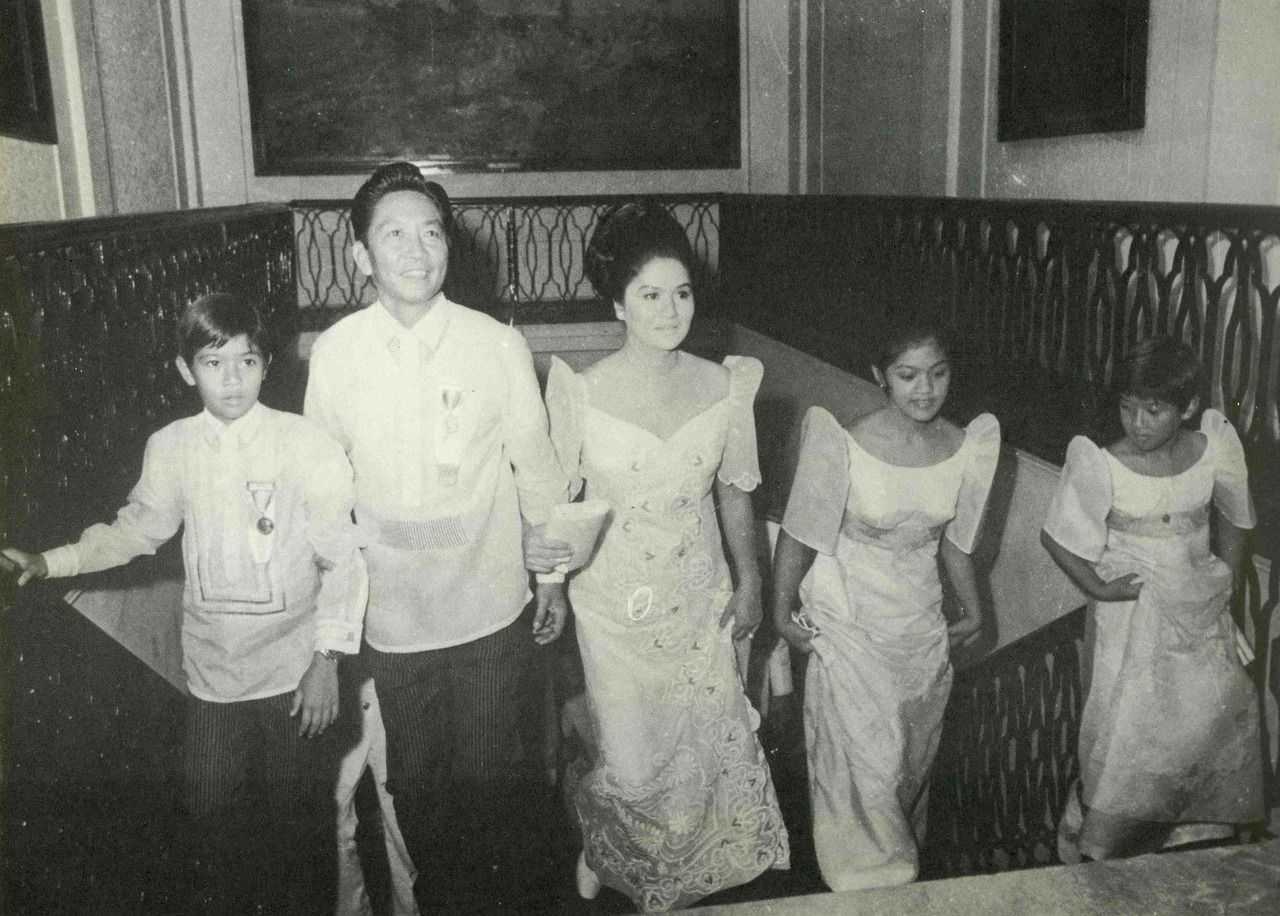 Ferdinand Marcos: La "New Society" de 22 quirats