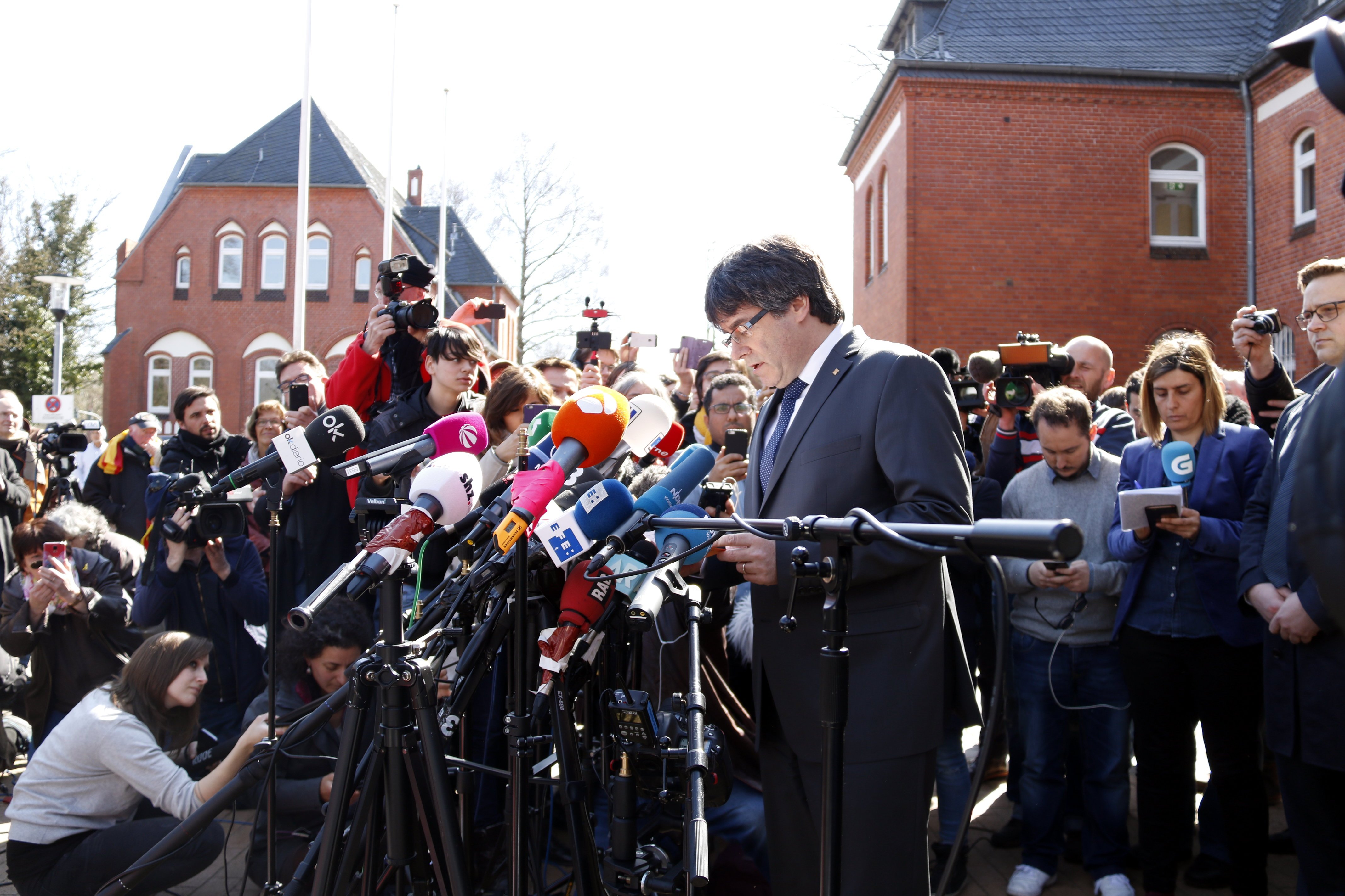 Puigdemont, desde la prisión: el papel perverso de ERC y las dudas sobre el PDeCAT