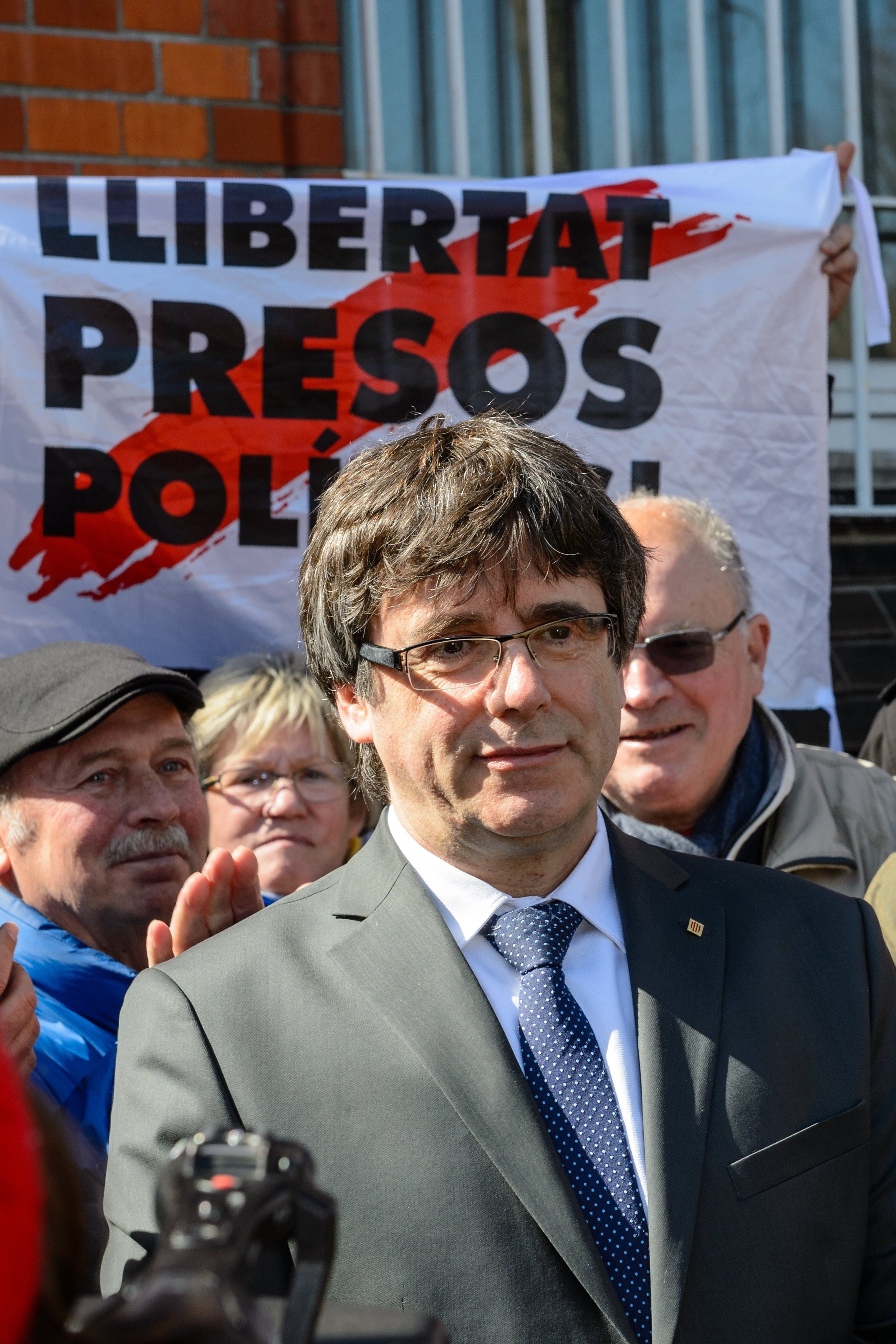 El missatge d'ànims de Puigdemont en sortir de la presó: "Seguirem endavant"