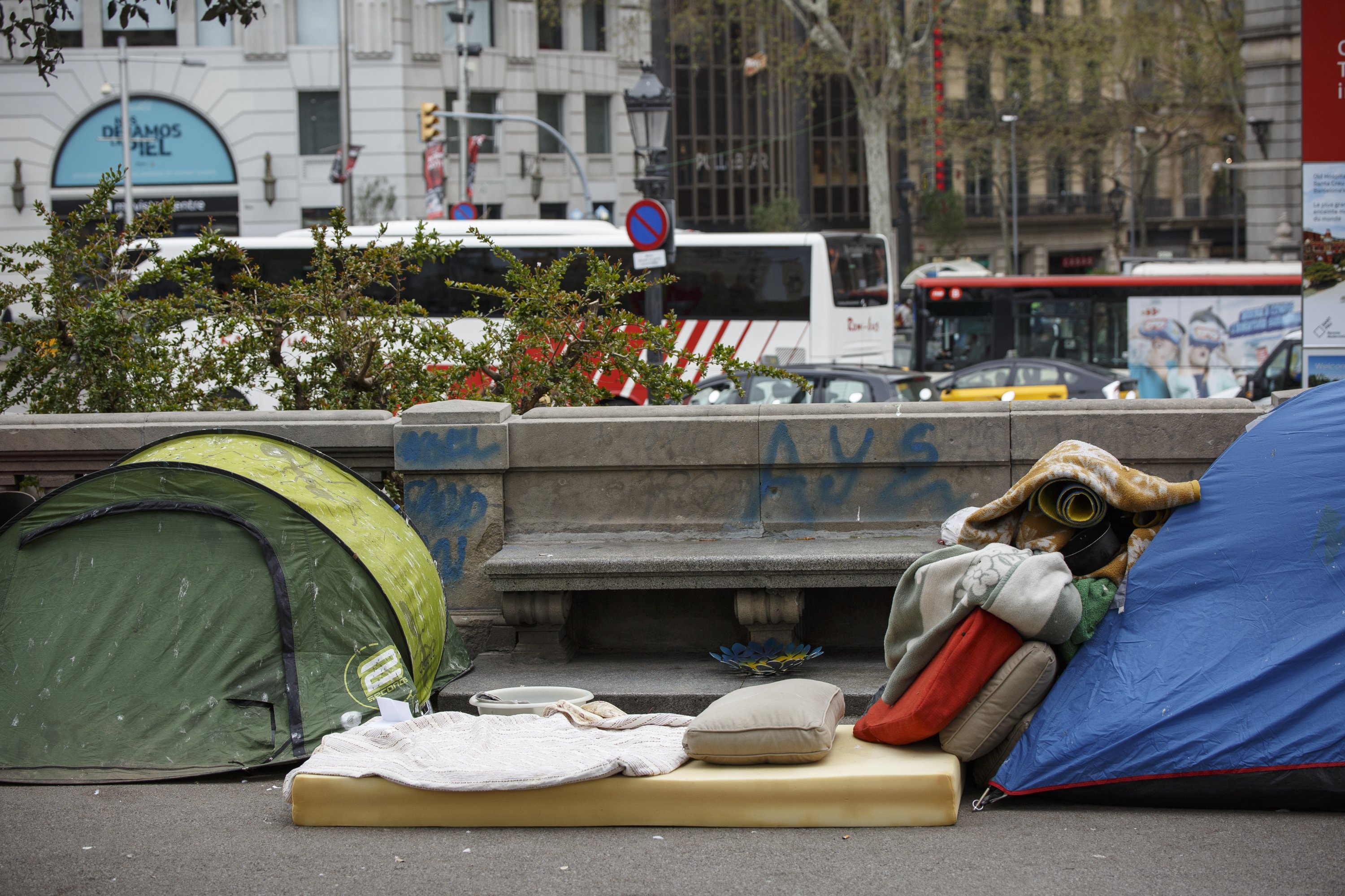 El número de personas sin hogar se dispara en Barcelona desde que Colau es alcaldesa