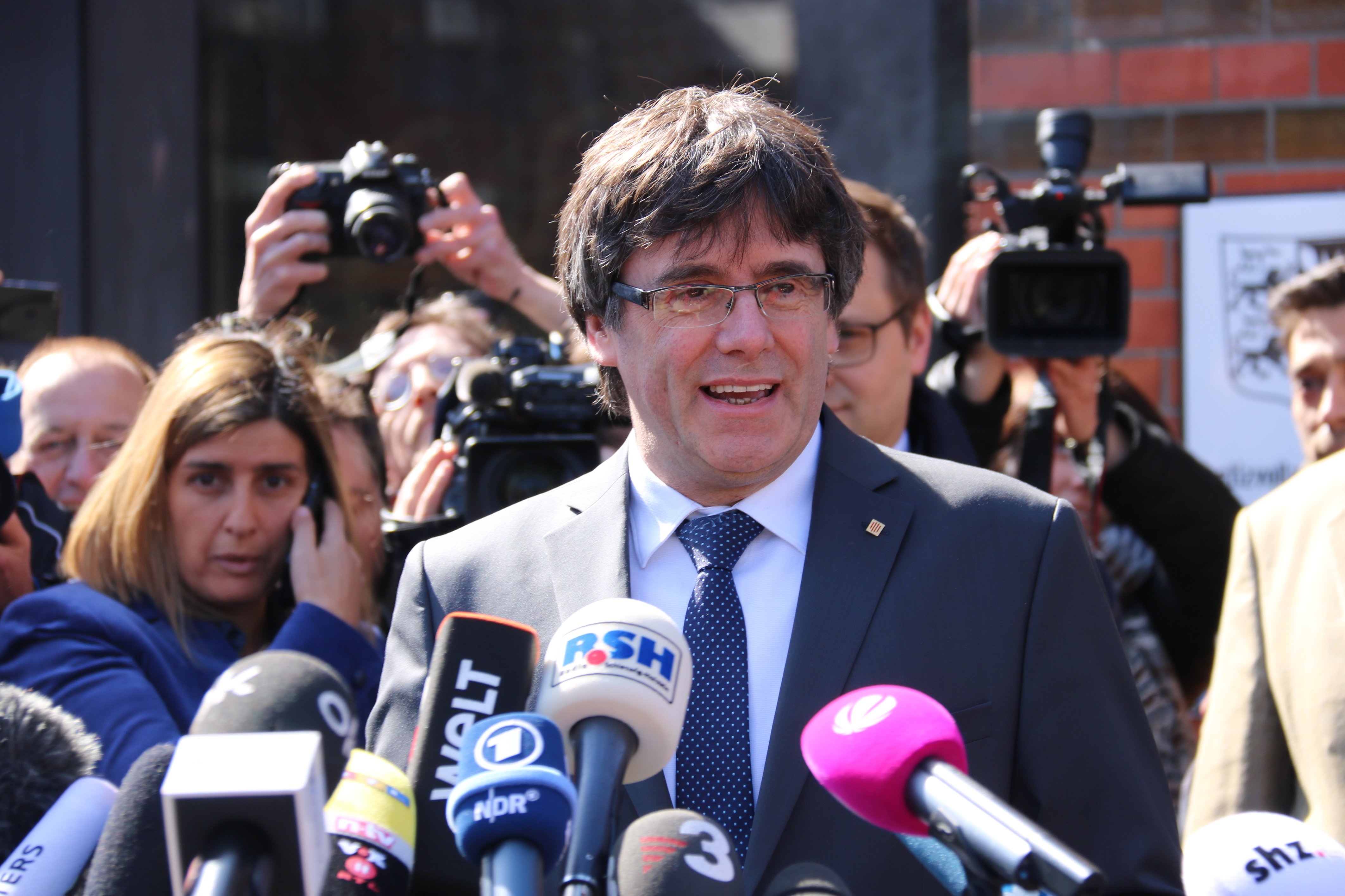 Puigdemont: "Els enemics de la llibertat són poderosos, però les persones lliures ho són més"