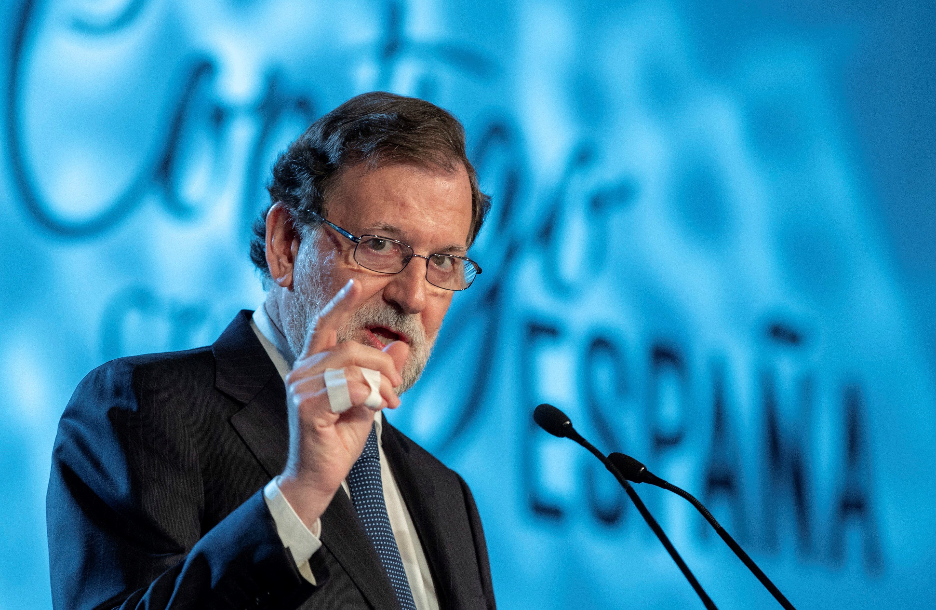 Rajoy advierte al País Valencià que no siga los pasos de Catalunya