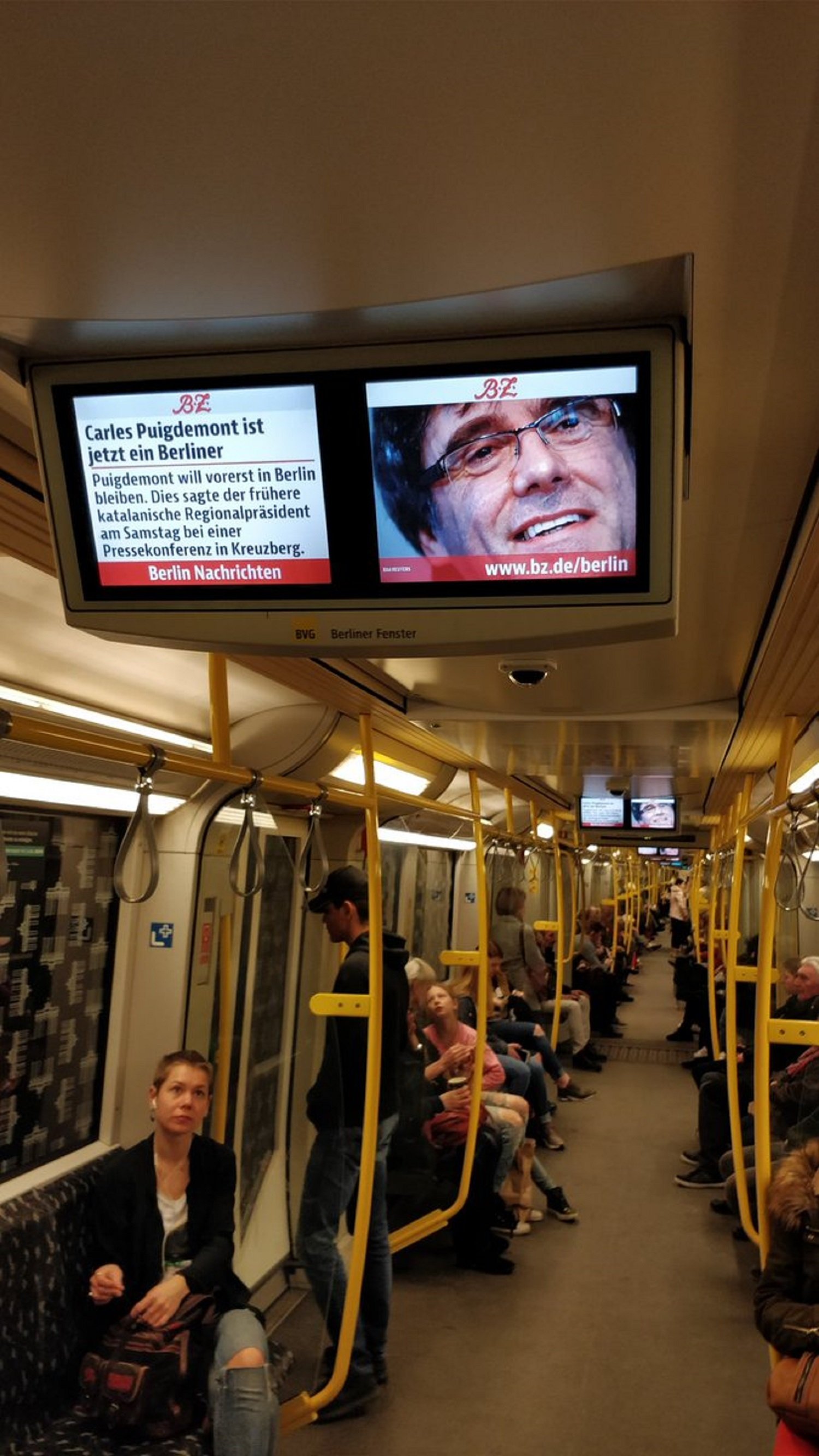 Puigdemont, en la televisión del metro de Berlín