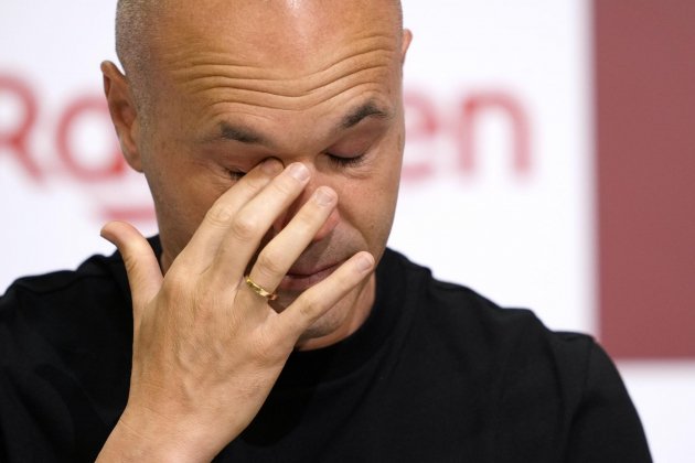 Andrés Iniesta llora lágrimas / Foto: EFE