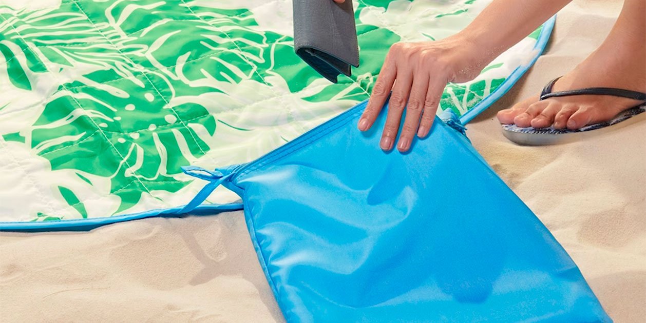 Ikea crea una manta de pícnic per menjar a la platja o on tu vulguis