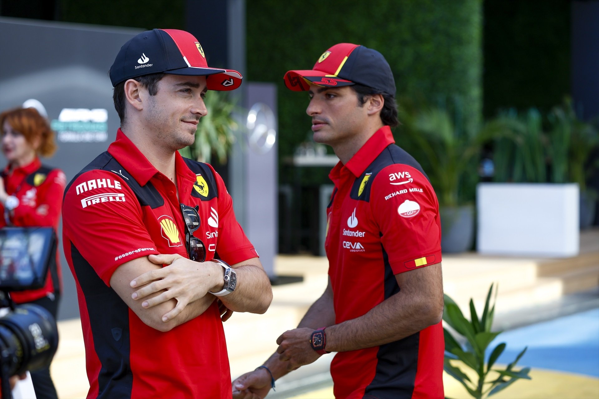 Carlos Sainz tiene celos de Charles Leclerc