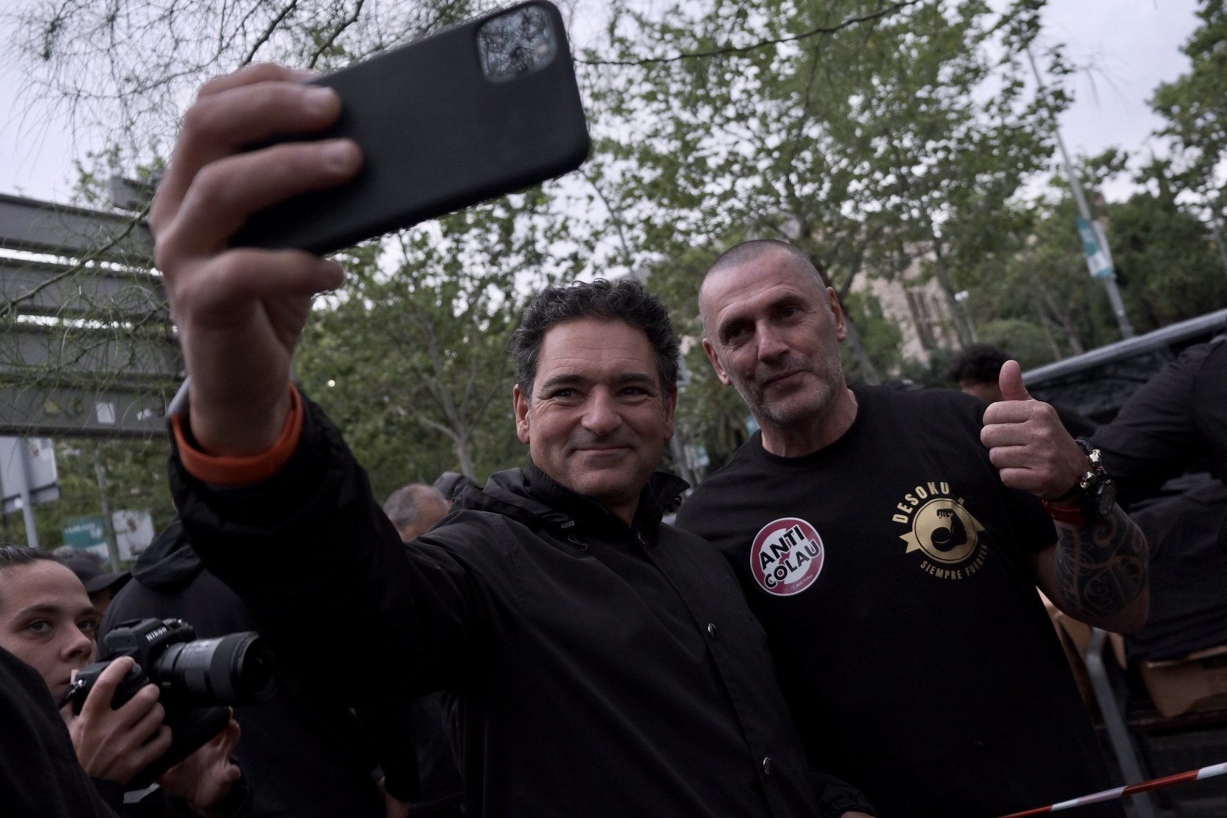 El juez no ve delito en los cánticos neonazis a las marchas de Desokupa en Barcelona