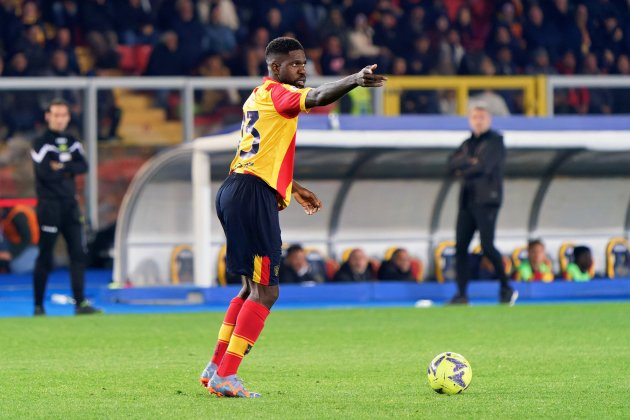 Samuel Umtiti donant indicacions durant un partit amb el Lecce / Foto: Europa Press