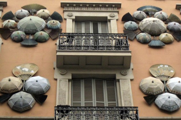 edificios modernistas barcelona casa bruno cuadros