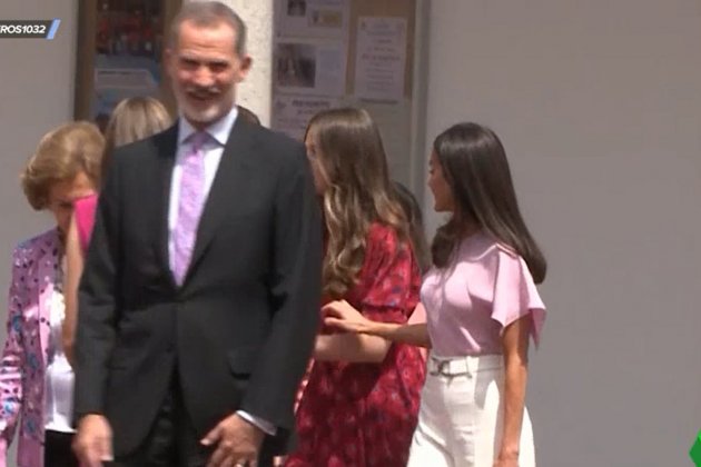 Letizia coge brazo Leonor confirmación La Sexta