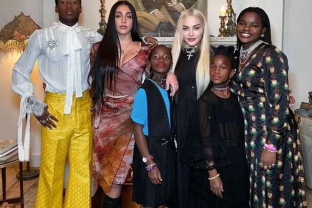 Madonna y sus hijos Madonna y sus hijos