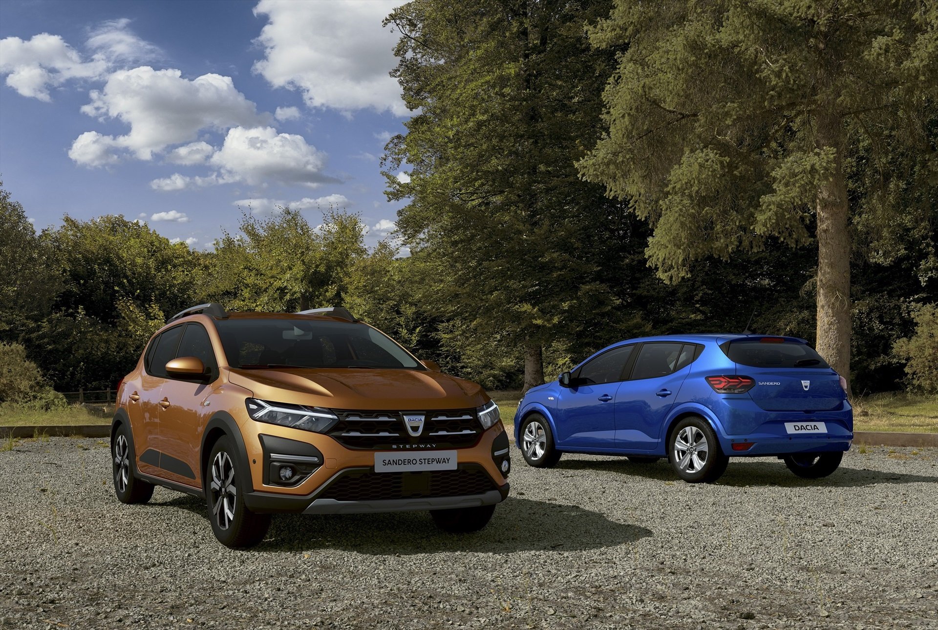 Entre el Dacia Sandero y el Toyota Yaris Cross hay un SUV que completa el podio de los 3 coches más vendidos