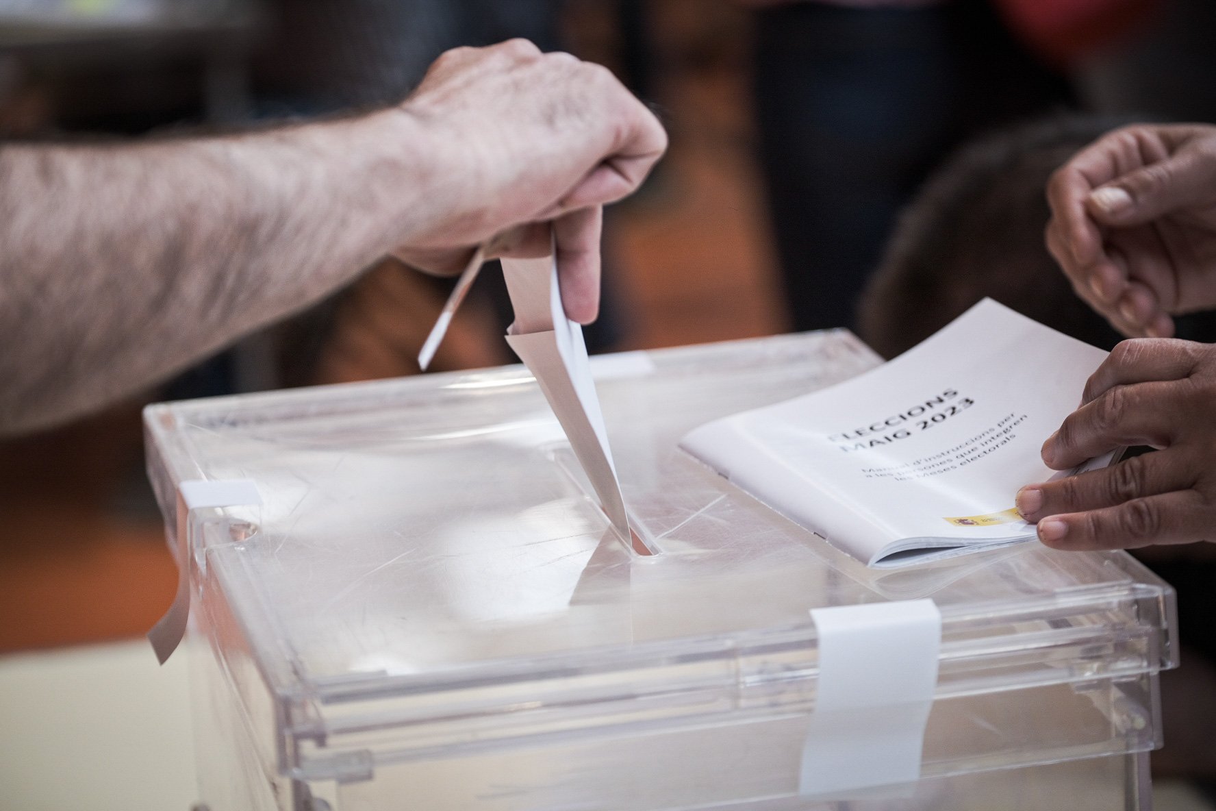 Els col·legis electorals obren sense incidències pel 28-M