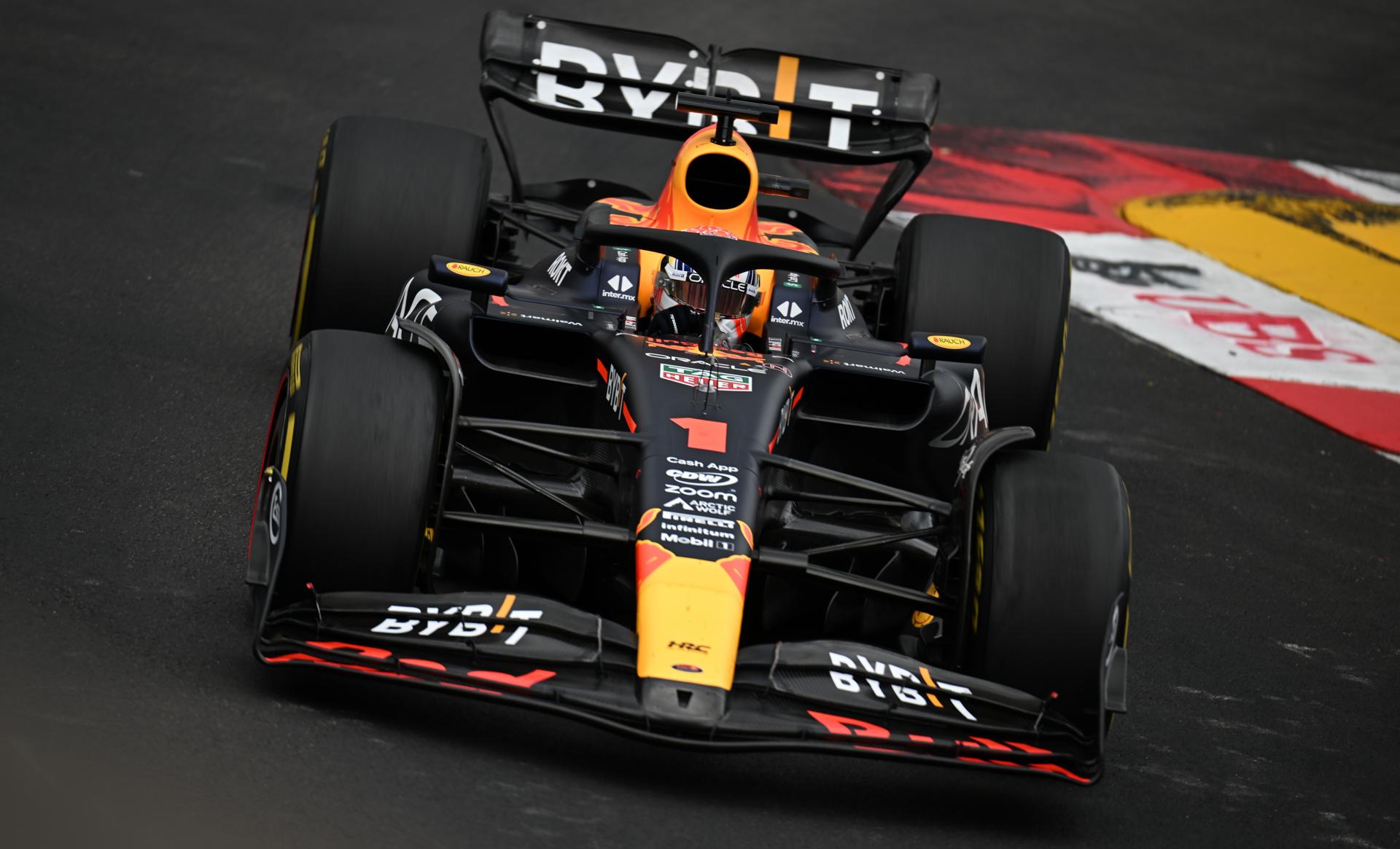 Verstappen reina en el caos de Mónaco y Fernando Alonso sobrevive a la lluvia