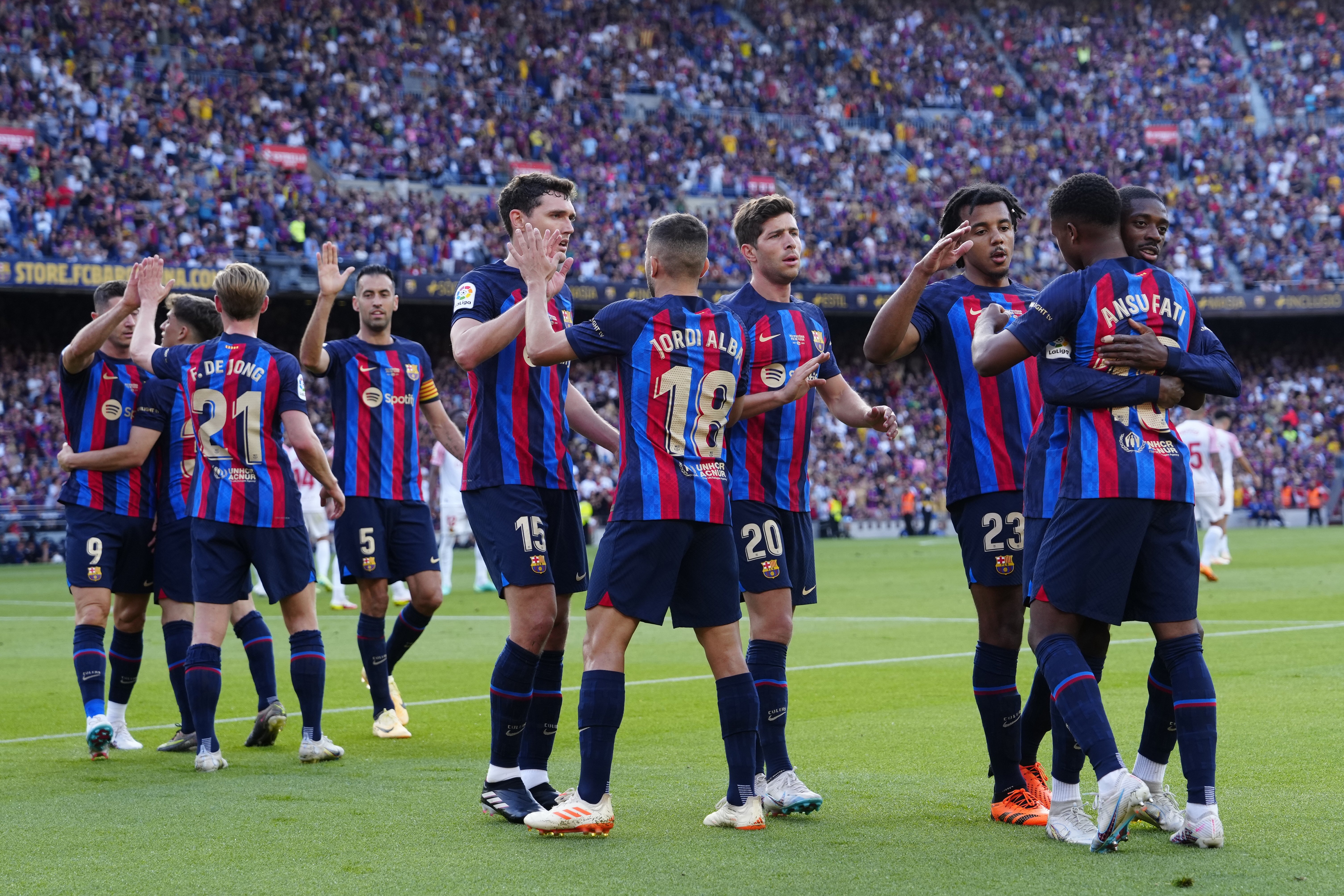 El Barça goleja el Mallorca en el dia dels adeus (3-0)