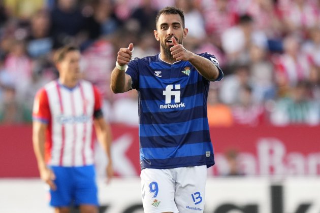 Borja Iglesias celebra gol Girona Betis / Foto: EFE - Siu Wu