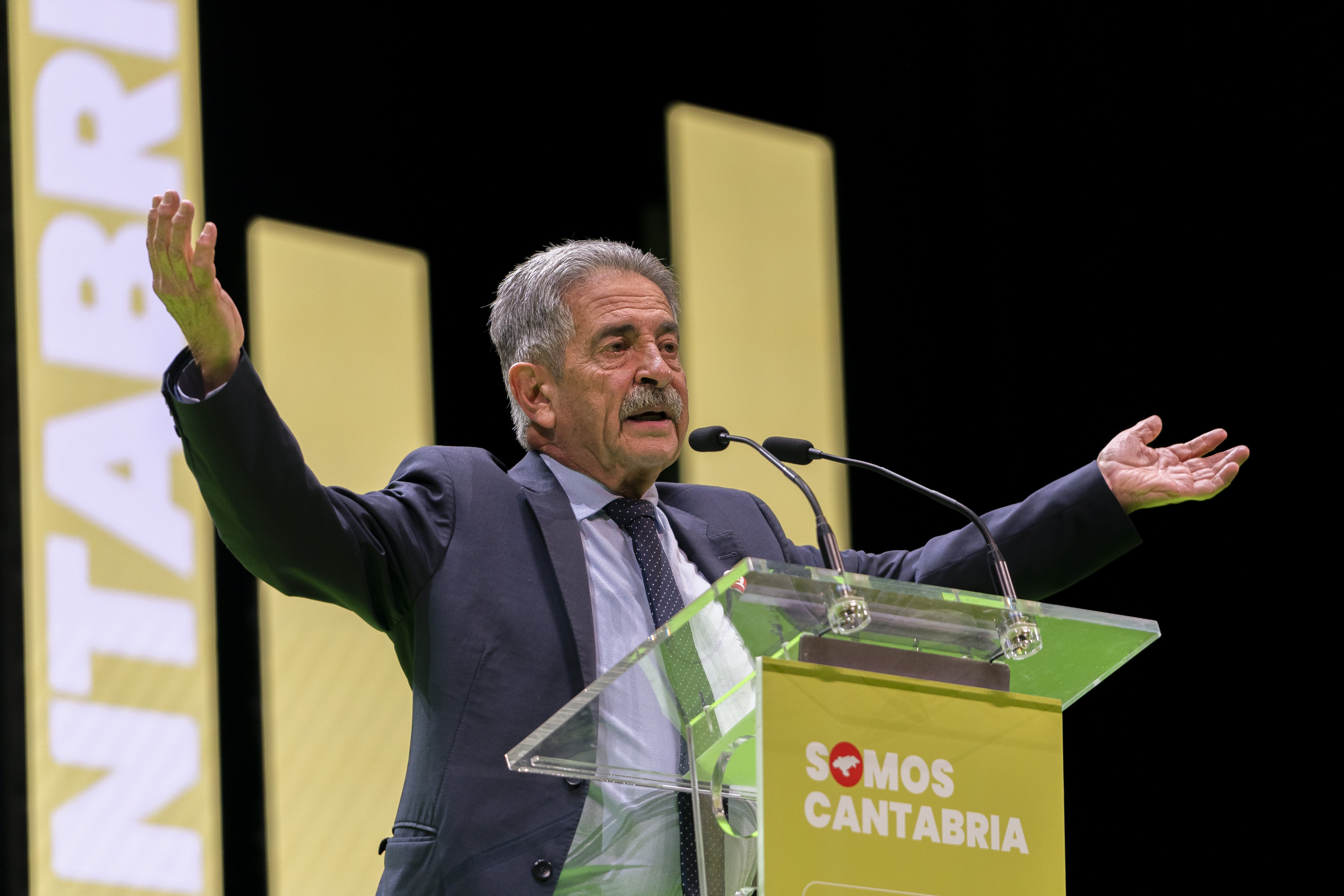 Miguel Ángel Revilla s'enfonsa a Cantàbria i el PP pot governar amb Vox
