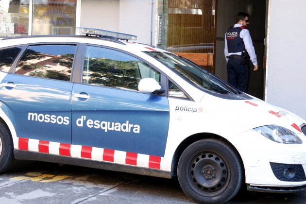 Mossos d'Esquadra davant casa blanes assassinat / ACN