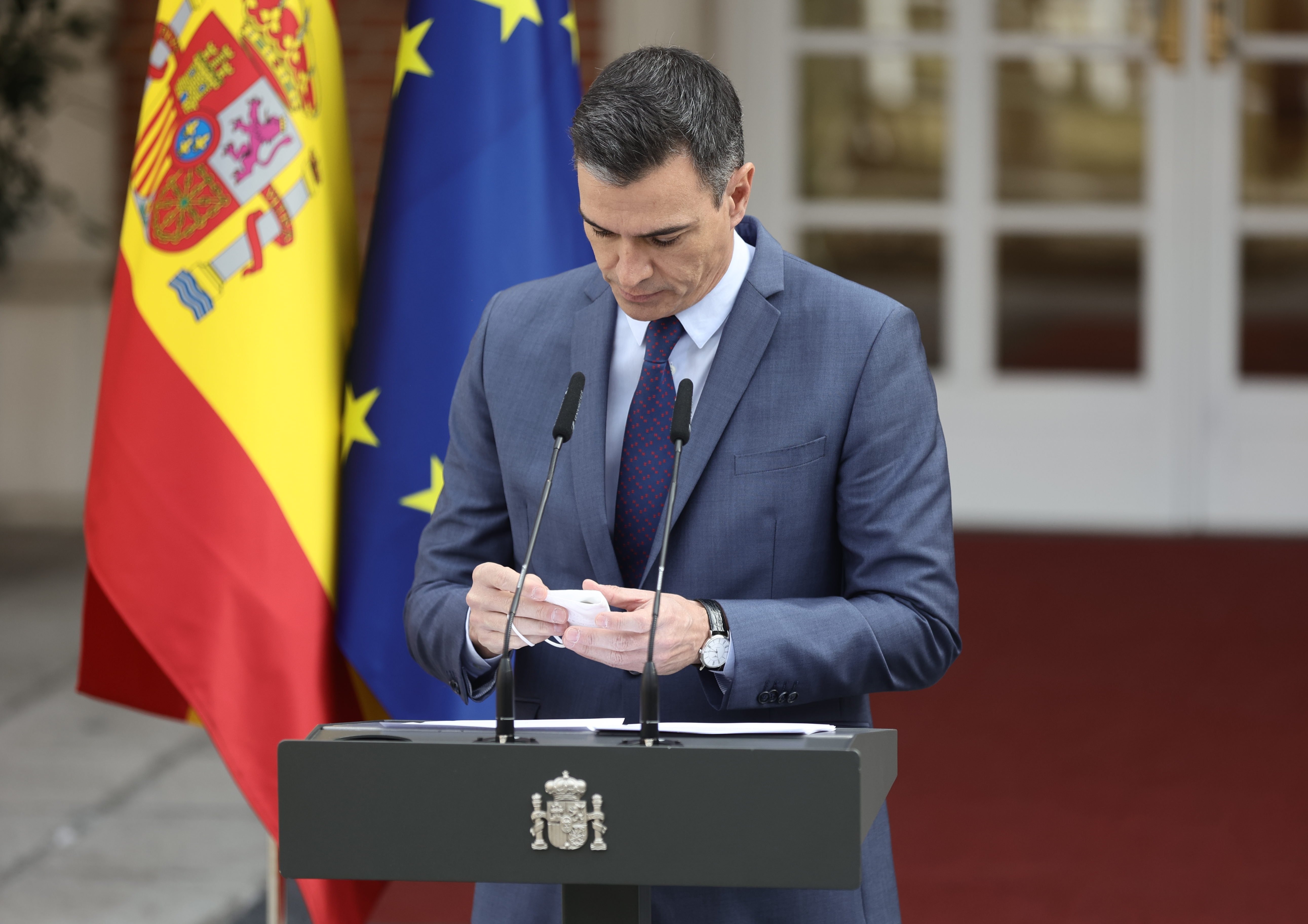Pedro Sánchez assumeix la victòria de Feijóo i convoca eleccions anticipades el 23 de juliol