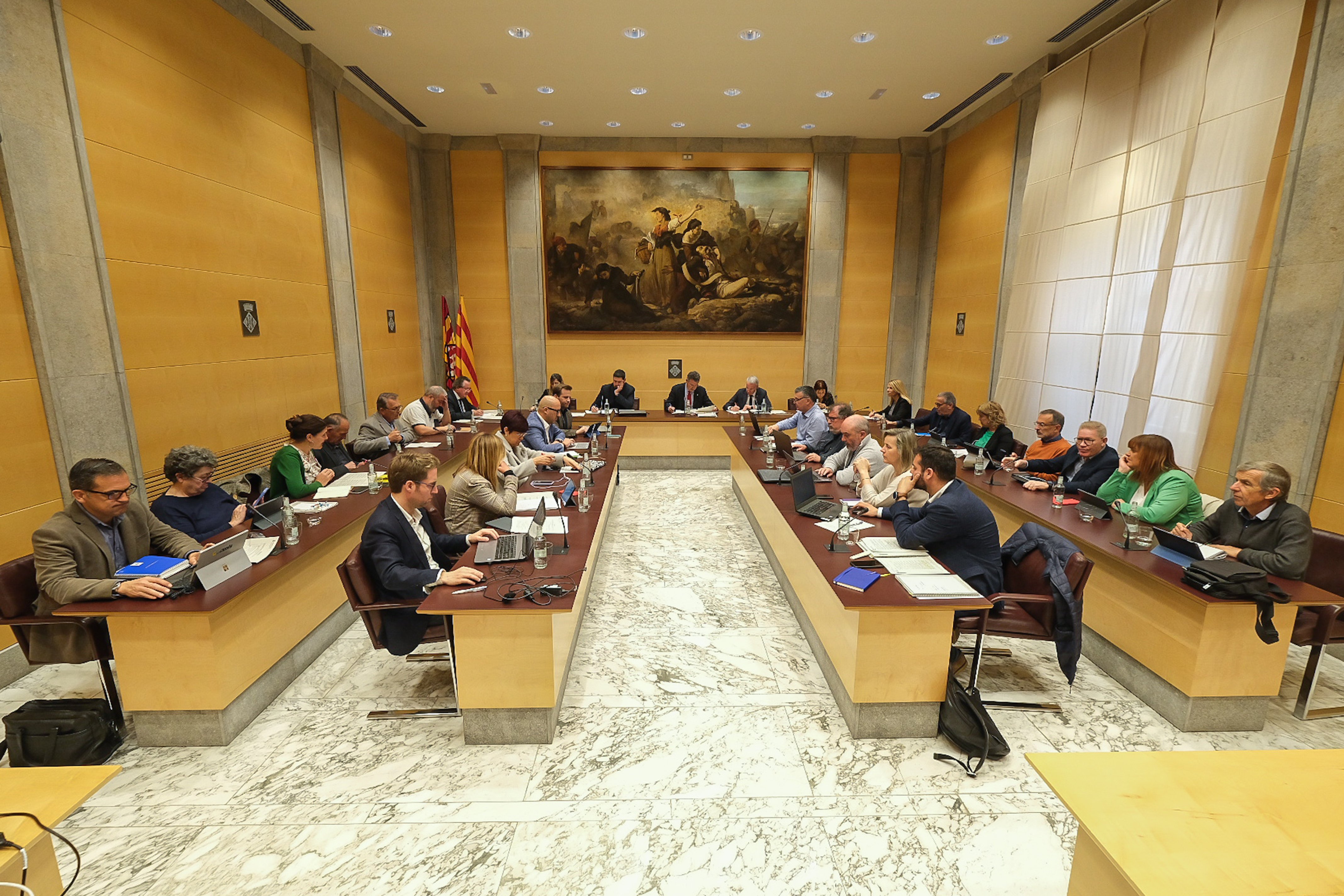 Junts mantiene la hegemonía en la Diputación de Girona, a pesar de perder un representante