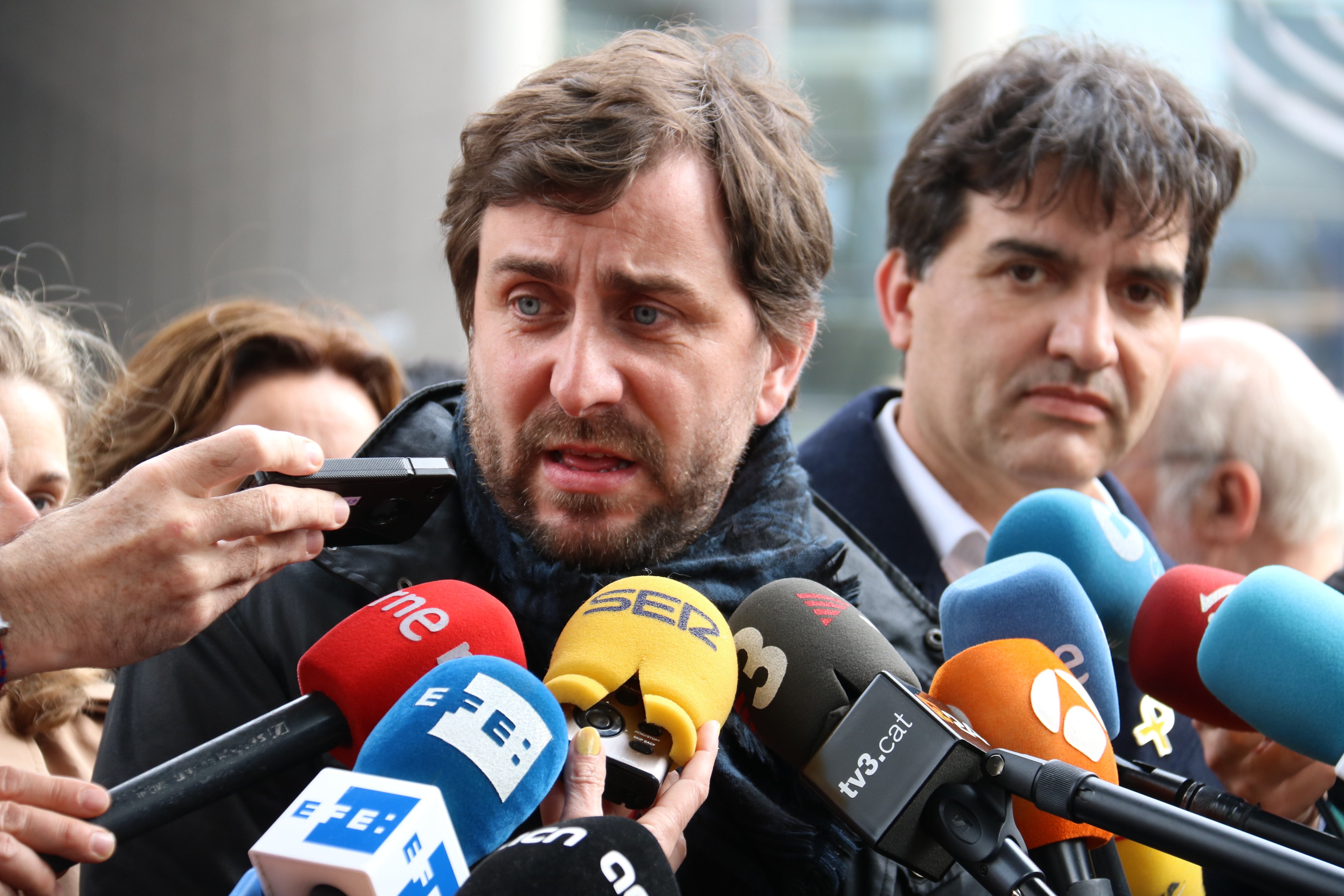 Comín demana a la Mesa poder delegar el seu vot per facilitar una investidura Comín demana a la Mesa poder delegar el seu vot per facilitar una investidura