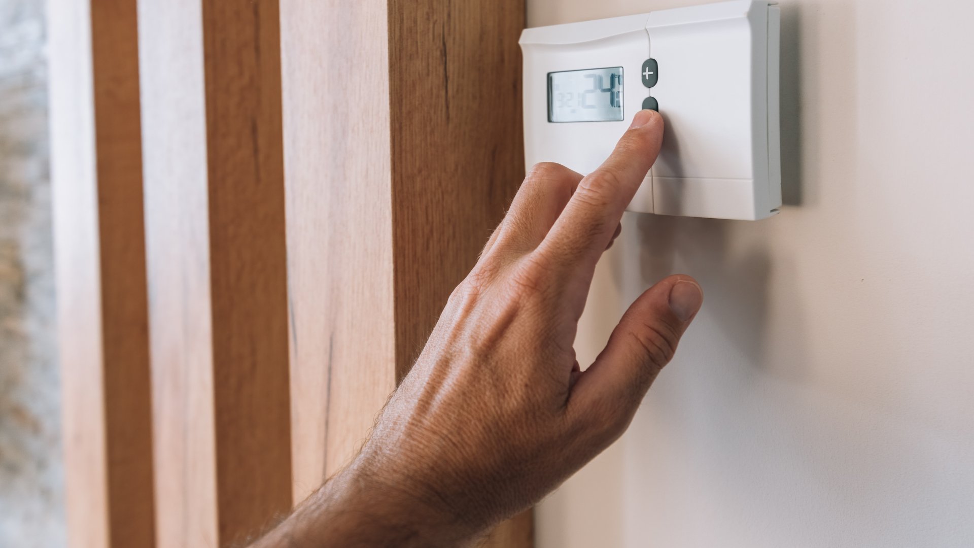 Maneras de generar energía en casa para ahorrar y contaminar menos: descubre la aerotermia