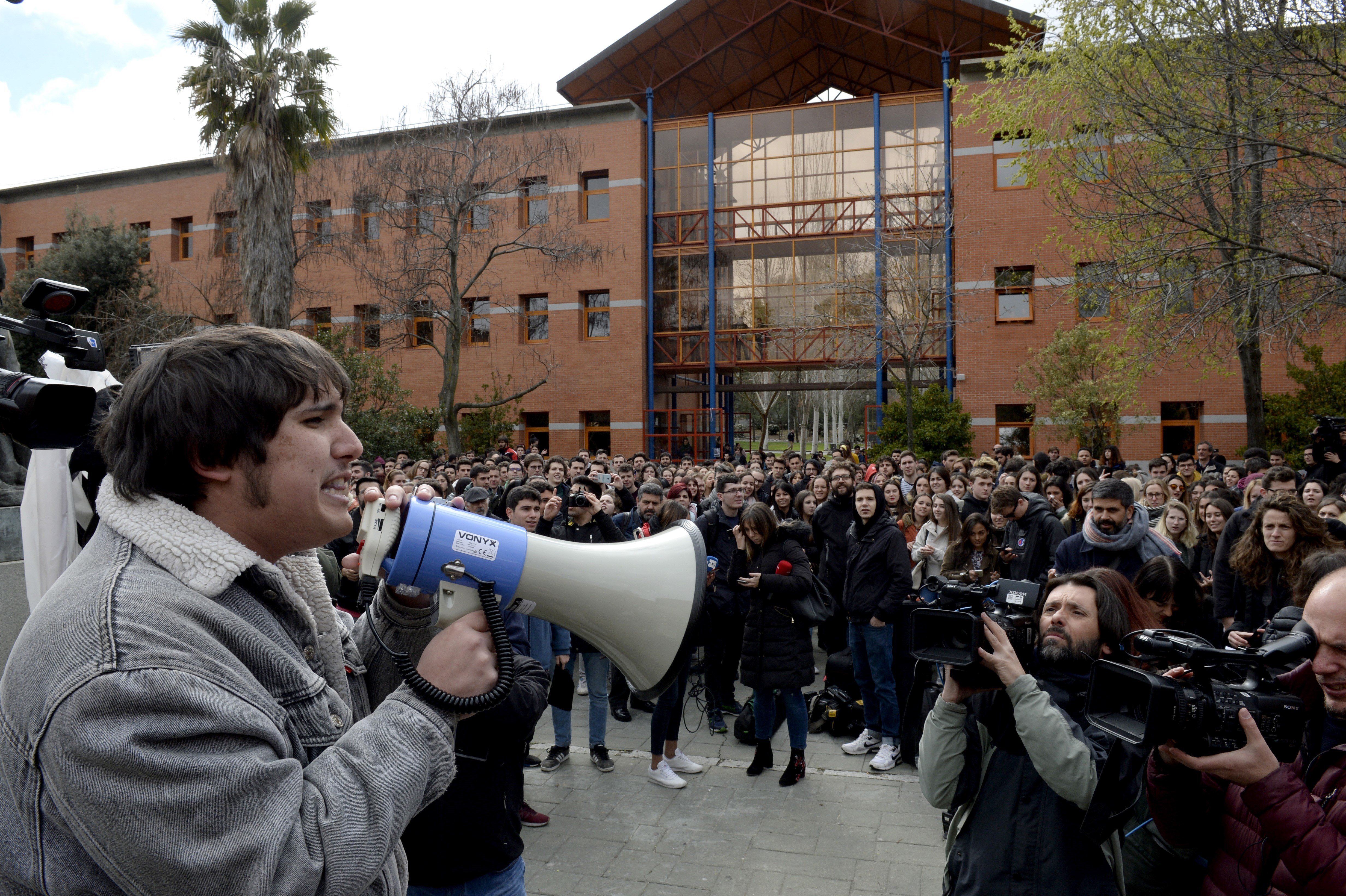 Els estudiants exigeixen la dimissió de Cifuentes pel màster a la URJC