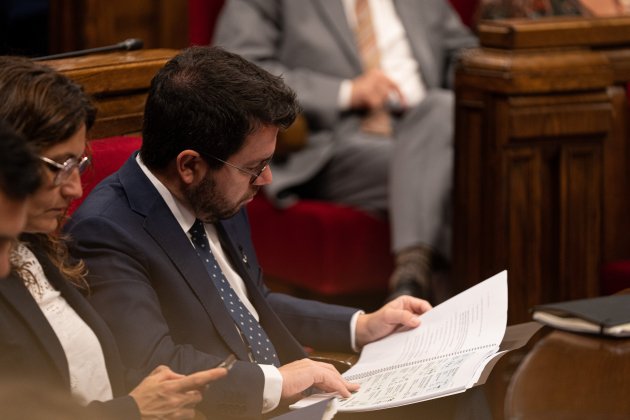 pere aragonès i laura vilagrà sessió de control la govern foto pau venteo pere aragonès i laura vilagrà sessió de control la govern foto pau venteo