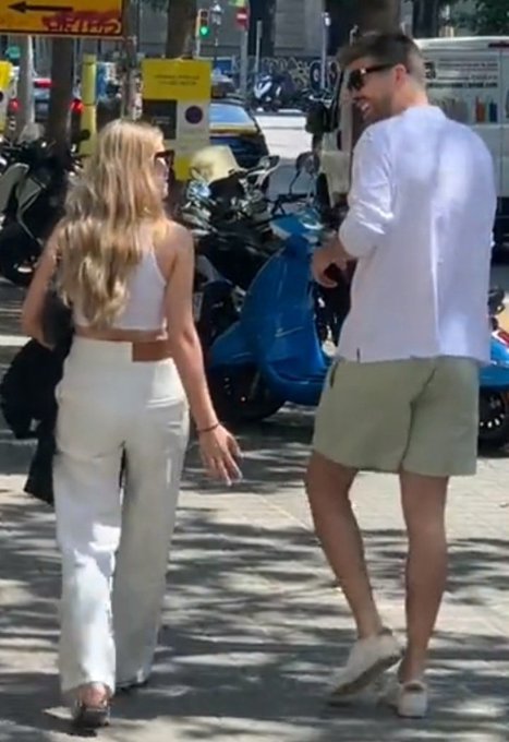 Piqué i Clara a Pau claris, Twitter Piqué i Clara a Pau claris, Twitter