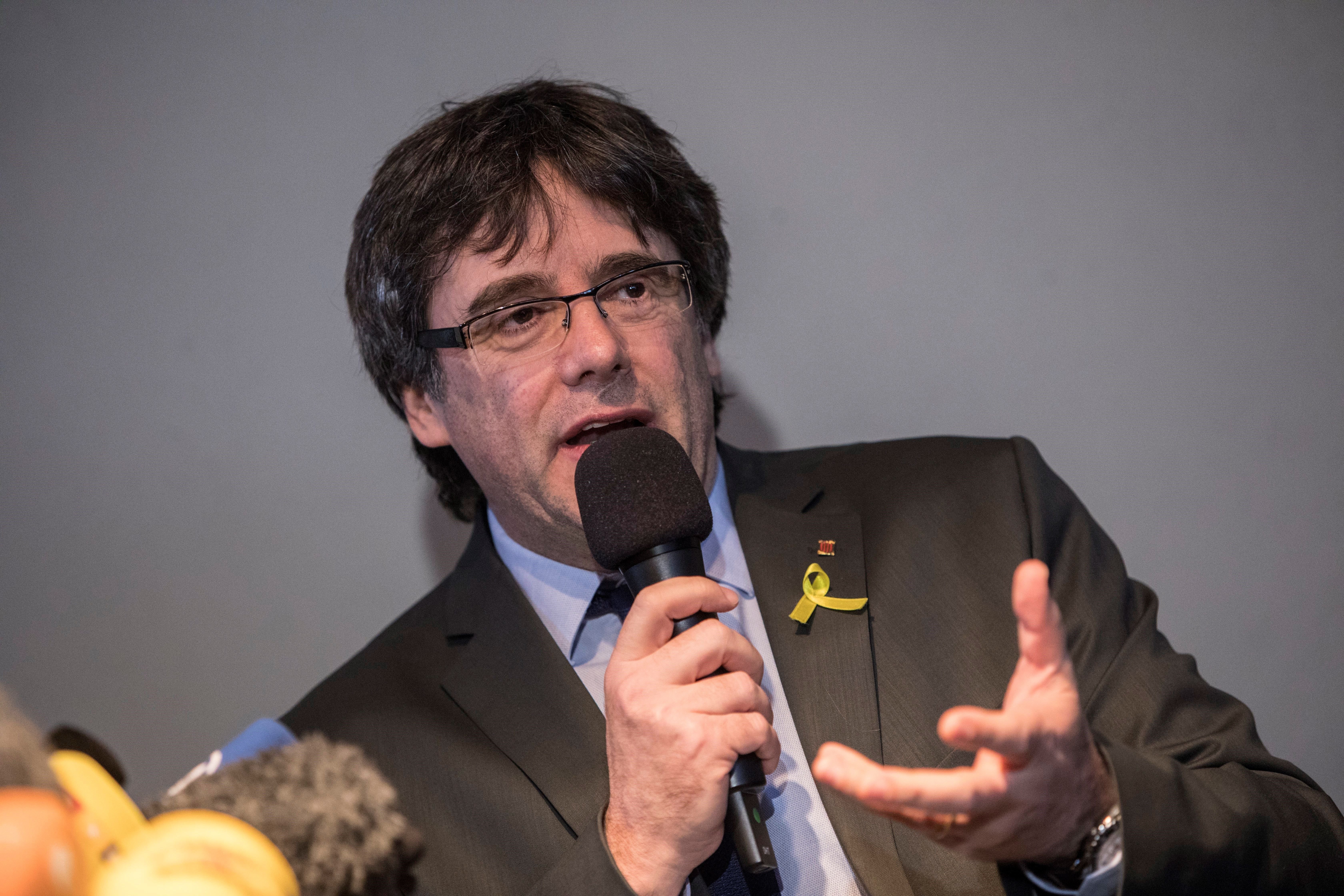 El 'Financial Times' avisa: "La negativa a extraditar Puigdemont es un golpe fuerte a Rajoy"