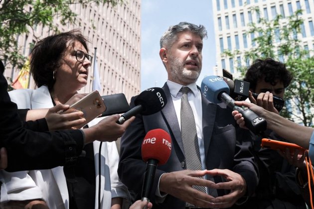 Diana Riba i Andreu van den Eynde al jutjat pel cas Pegasus, el 26 d emaig. Foto: Carlos Baglietto