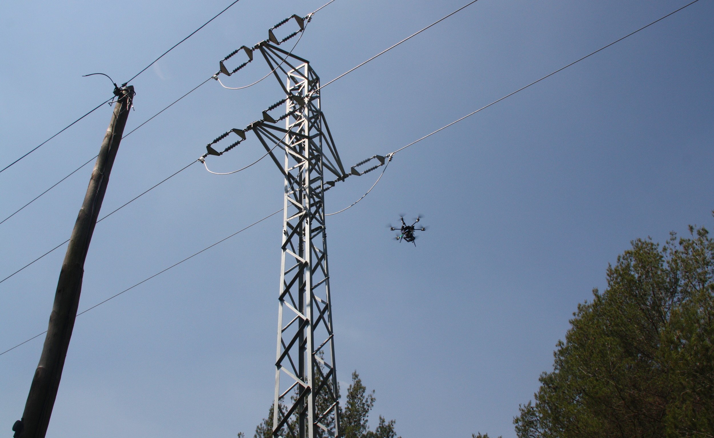 Endesa inverteix 24.000 euros a reformar una línia elèctrica en el Bages