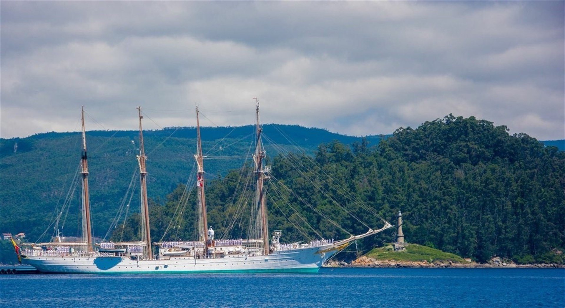 El 'Juan Sebastián Elcano', ¿buque escuela o carguero de cocaína?