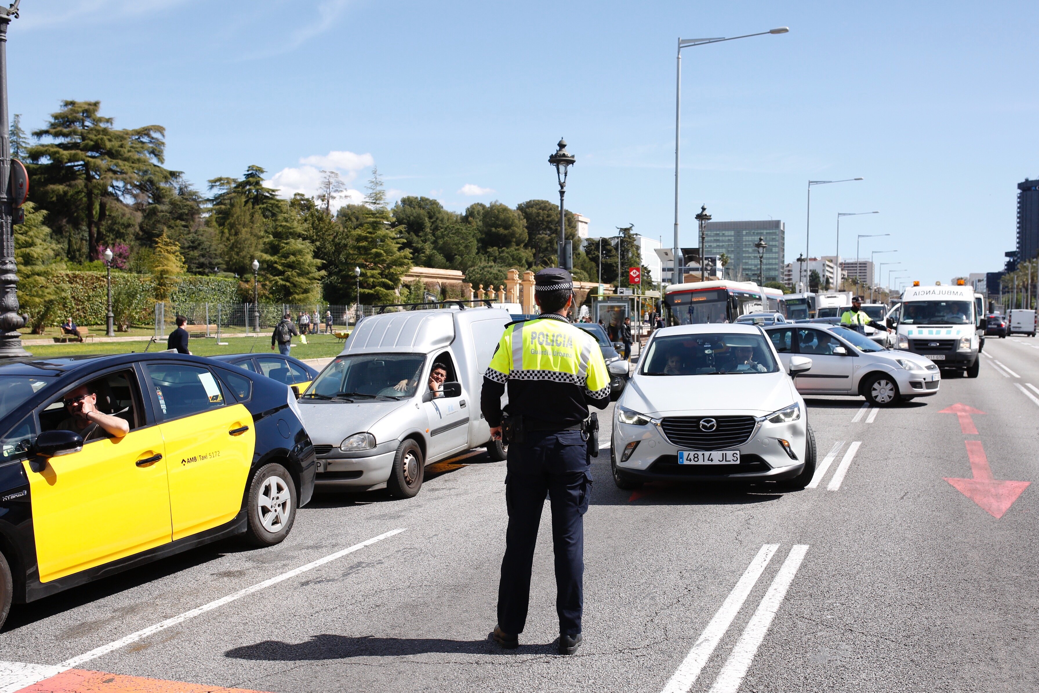 La Guardia Urbana cortará la circulación de la Diagonal en Palau Reial esta medianoche