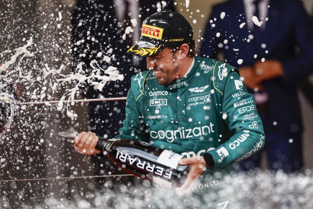 Fernando Alonso celebrando el podio en el GP de Monaco / Foto: Europa Press