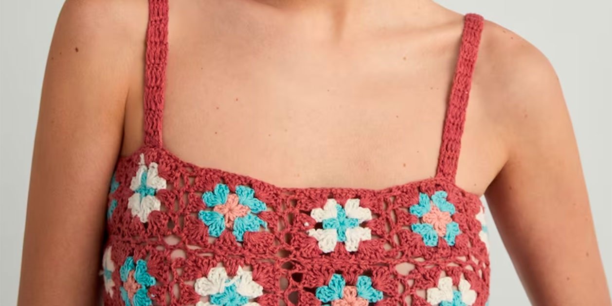 El Corte Inglés tiene un top que parece hecho por nuestras abuelas: arrasa
