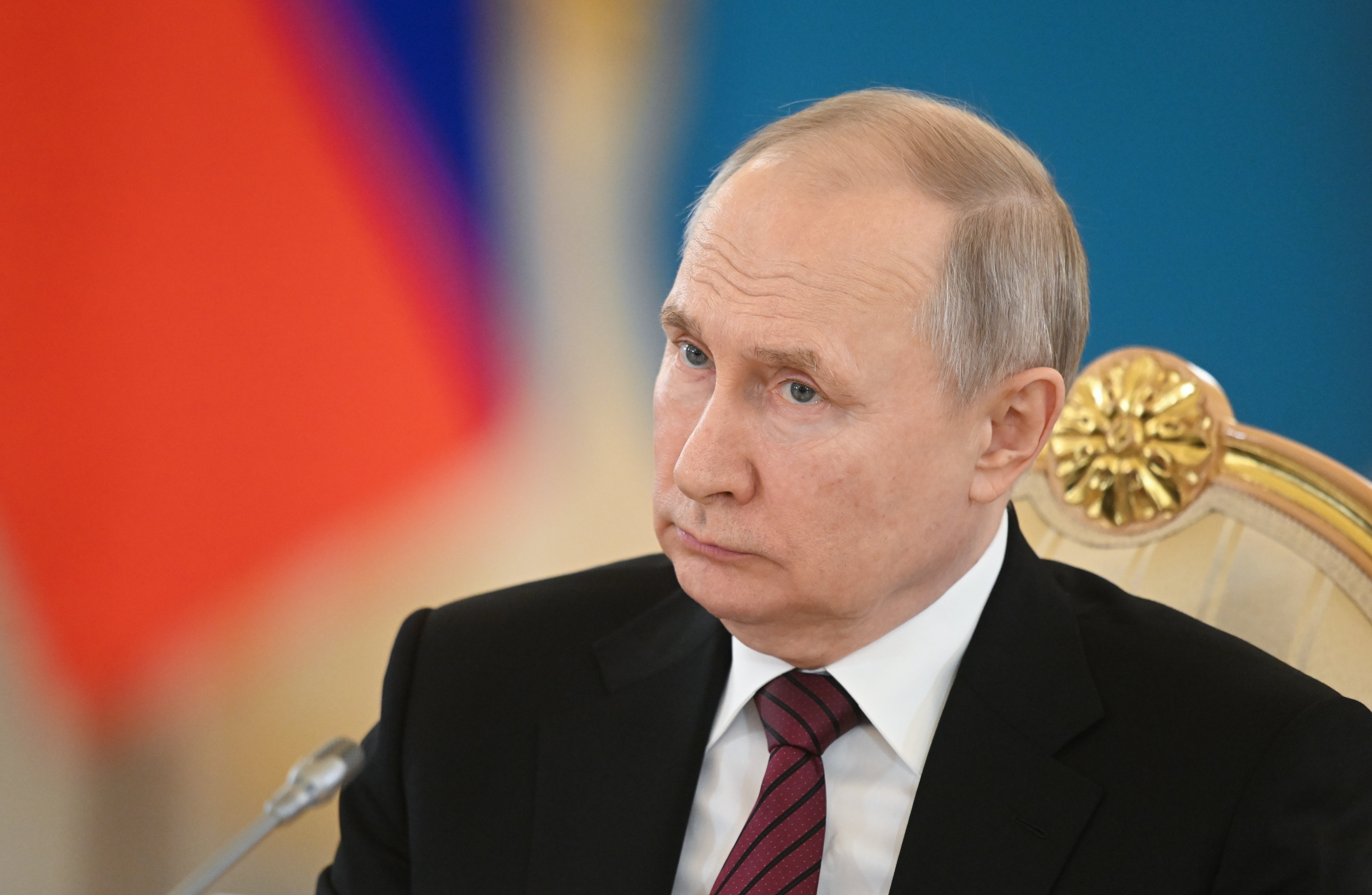 Confusa aparición de Putin en la TV en una entrevista grabada el miércoles