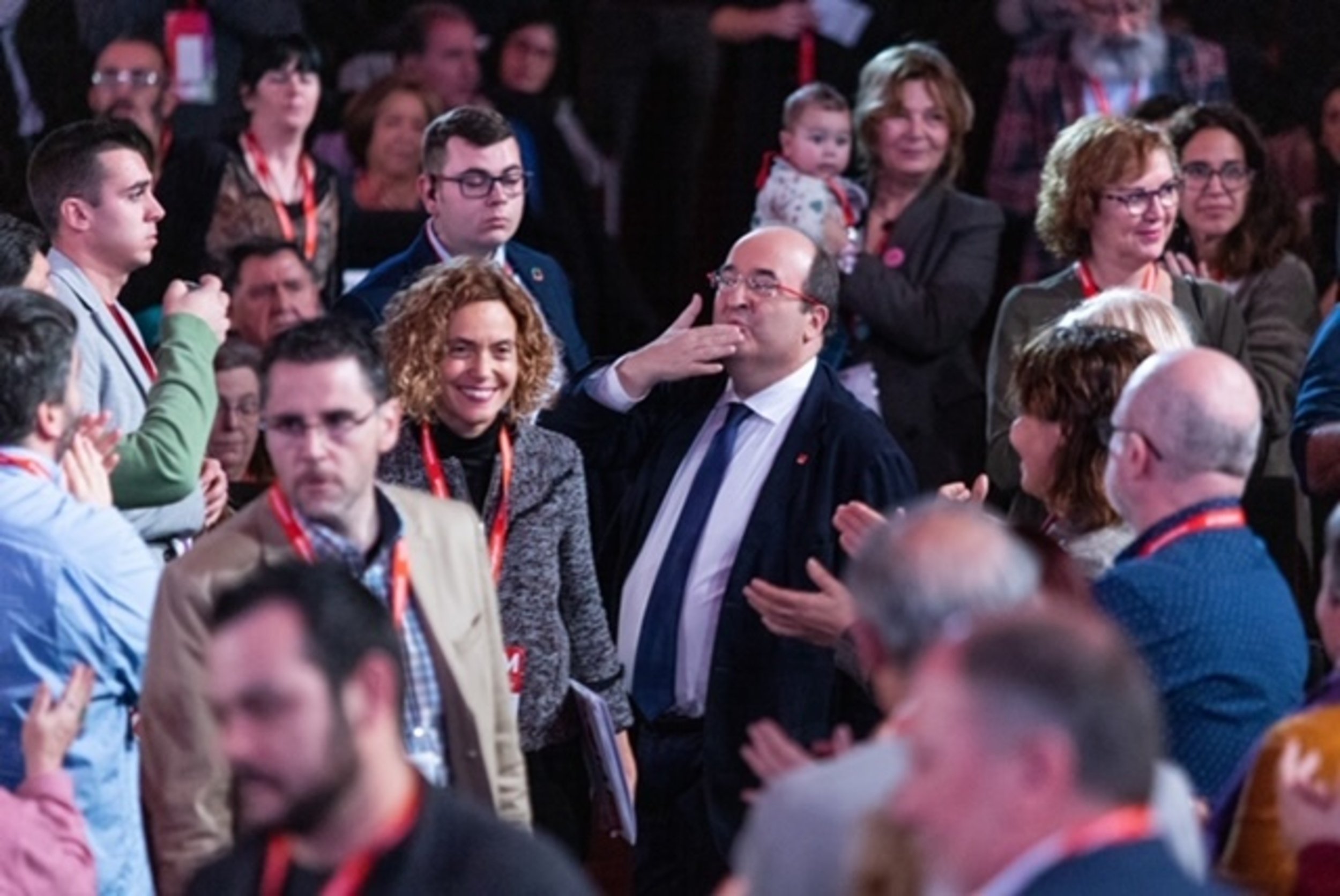 El PSC busca su primera victoria en el Congreso desde 2008, reforzado por las municipales