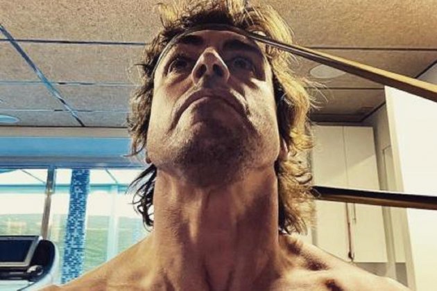 Fernando Alonso cuello / Foto: @fernandoalo_oficial Fernando Alonso cuello / Foto: @fernandoalo_oficial