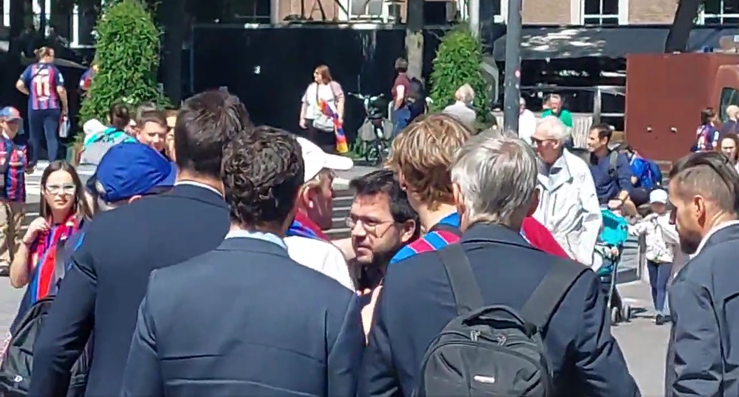 Cants contra Pere Aragonès a Eindhoven