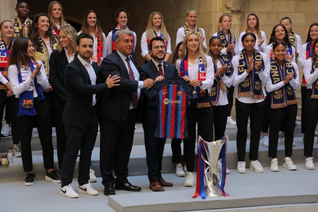 Laporta, Aragones, Giraldez, Alexia con la Champions femenina / Foto: Eva Parey