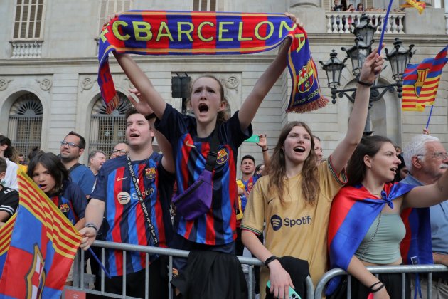 Aficionados Barça celebracion Plaza Sant Jaume Aficionados Barça celebracion Plaza Sant Jaume