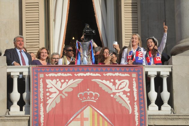 balcon ayuntamiento barça femenino champions / Foto: Eva Parey balcon ayuntamiento barça femenino champions / Foto: Eva Parey