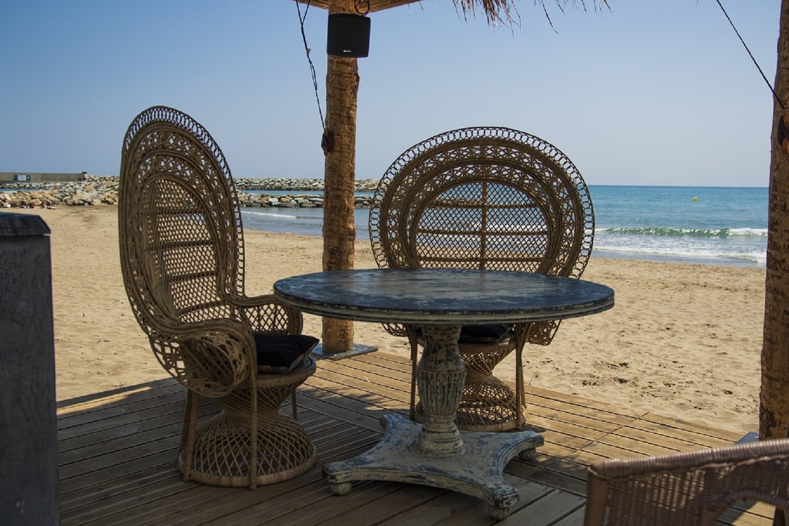 Punta Roca: el restaurante a 20 minutos de Barcelona que se esconde en una cala paradisíaca