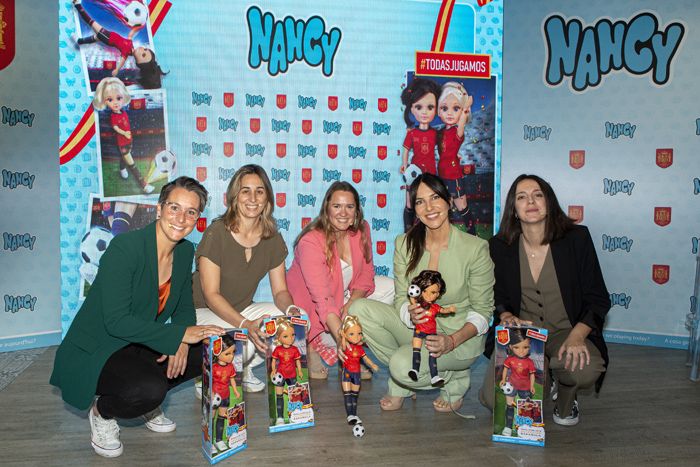 Famosa presenta 'Nancy, Un Dia amb la Selecció Espanyola,' una edició especial