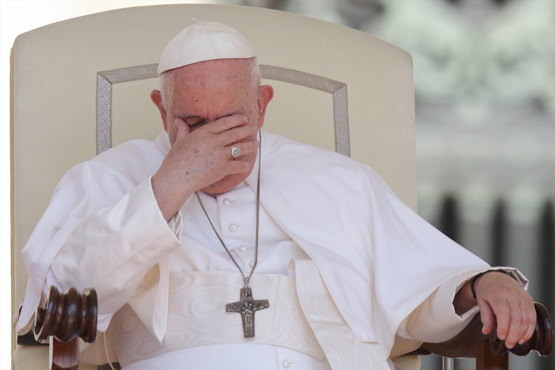 El papa Francisco, operado "sin complicaciones" de la hernia abdominal