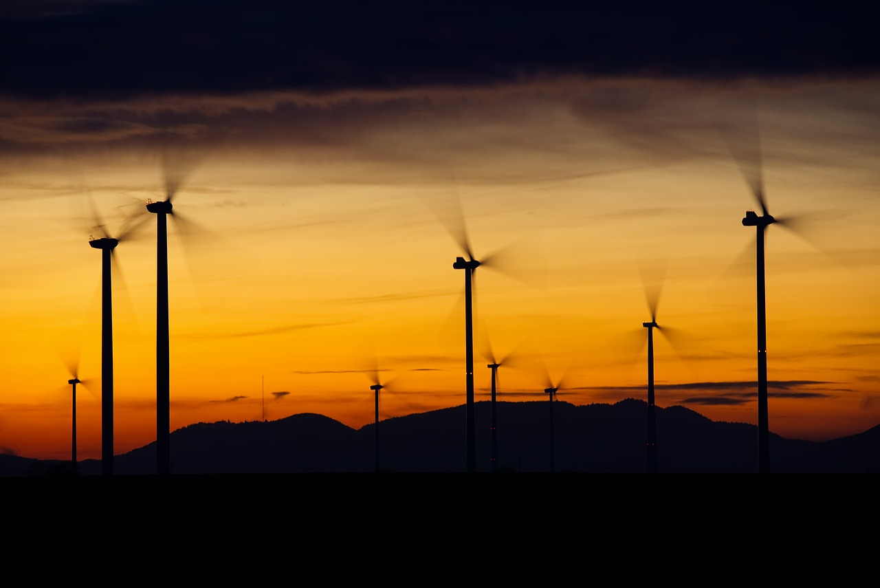 Turbines eòliques. Pixabay Turbines eòliques. Pixabay