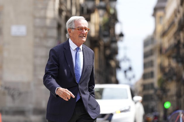 Xavier Trias a la Plaça Sant Jaume EFE Xavier Trias a la Plaça Sant Jaume EFE
