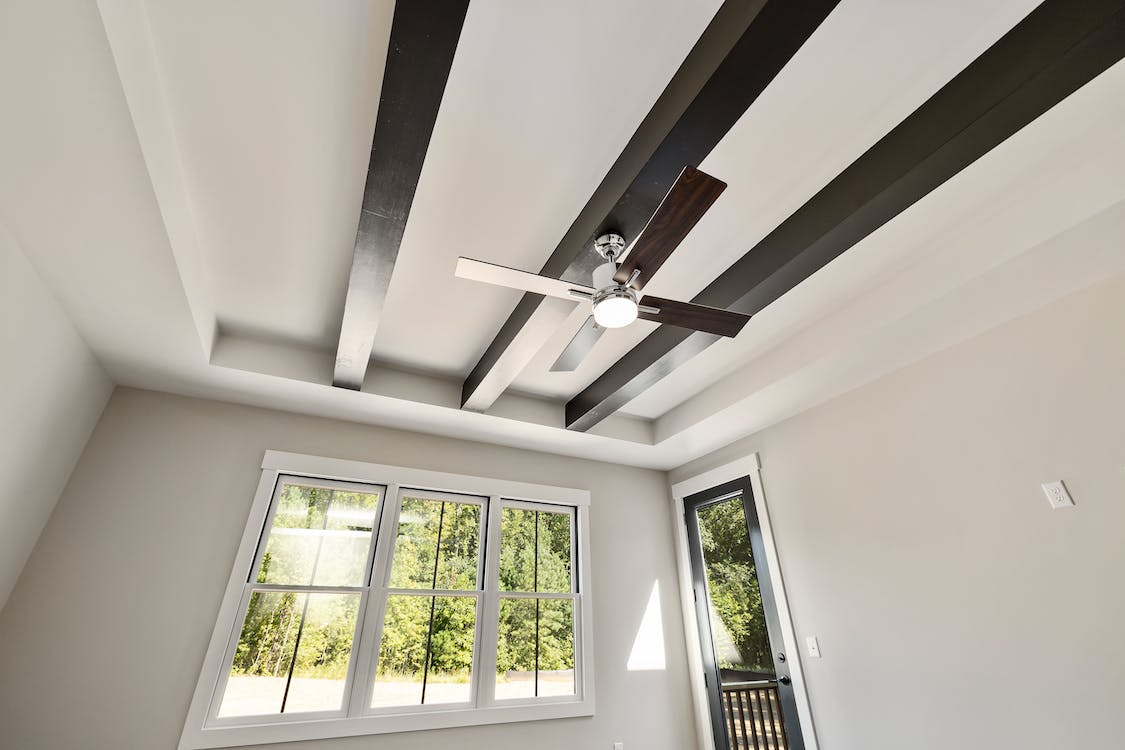 Aquest ventilador de sostre amb llum està arrasant a Amazon de cara a l'estiu
